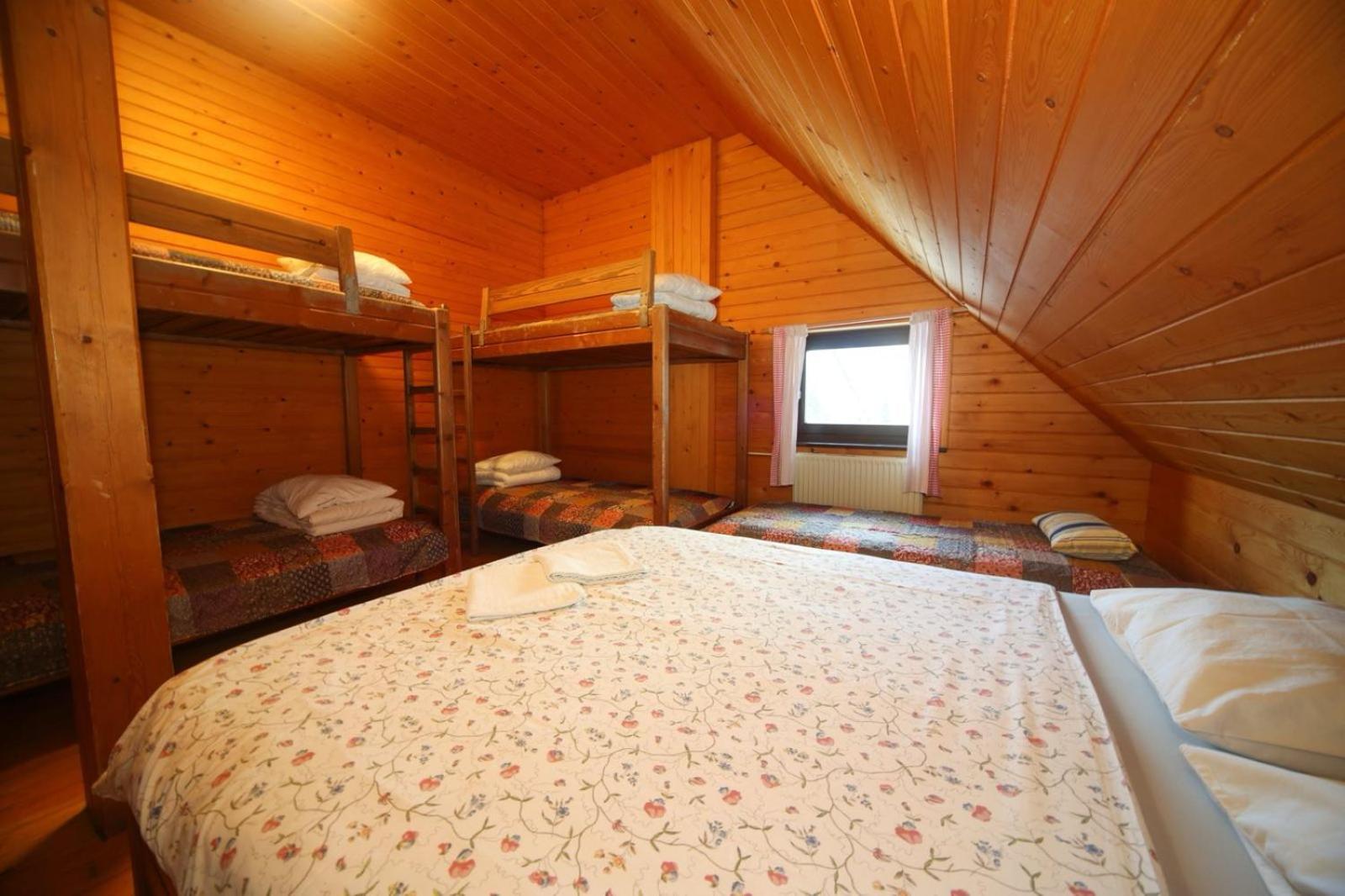 Planinska Koca Na Gozdu Hotel Kranjska Gora Ngoại thất bức ảnh