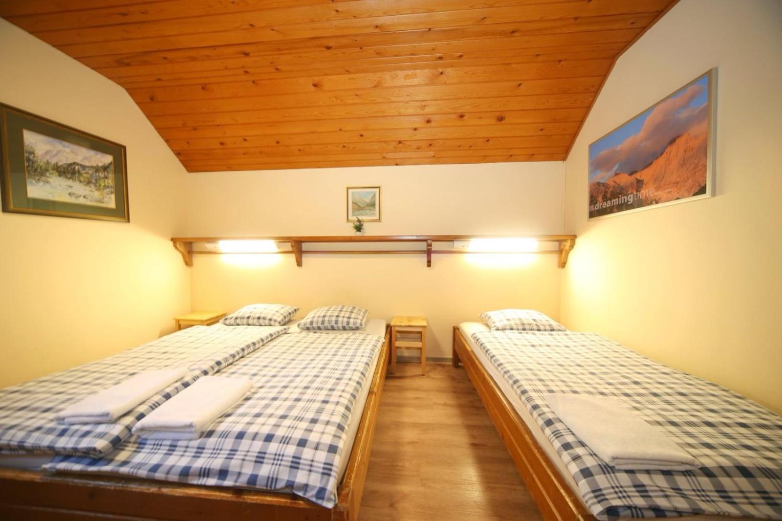 Planinska Koca Na Gozdu Hotel Kranjska Gora Ngoại thất bức ảnh